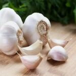 ਸਵੇਰੇ 2 ਕੱਚੇ ਲਸਣ ਖਾਣੇ ਦੇ 10 ਅਦਭੁਤ ਫਾਇਦੇ, ਭਾਰ ਘਟਾਉਣ ਵਿੱਚ ਵੀ ਹੈ ਮਦਦਗਾਰ