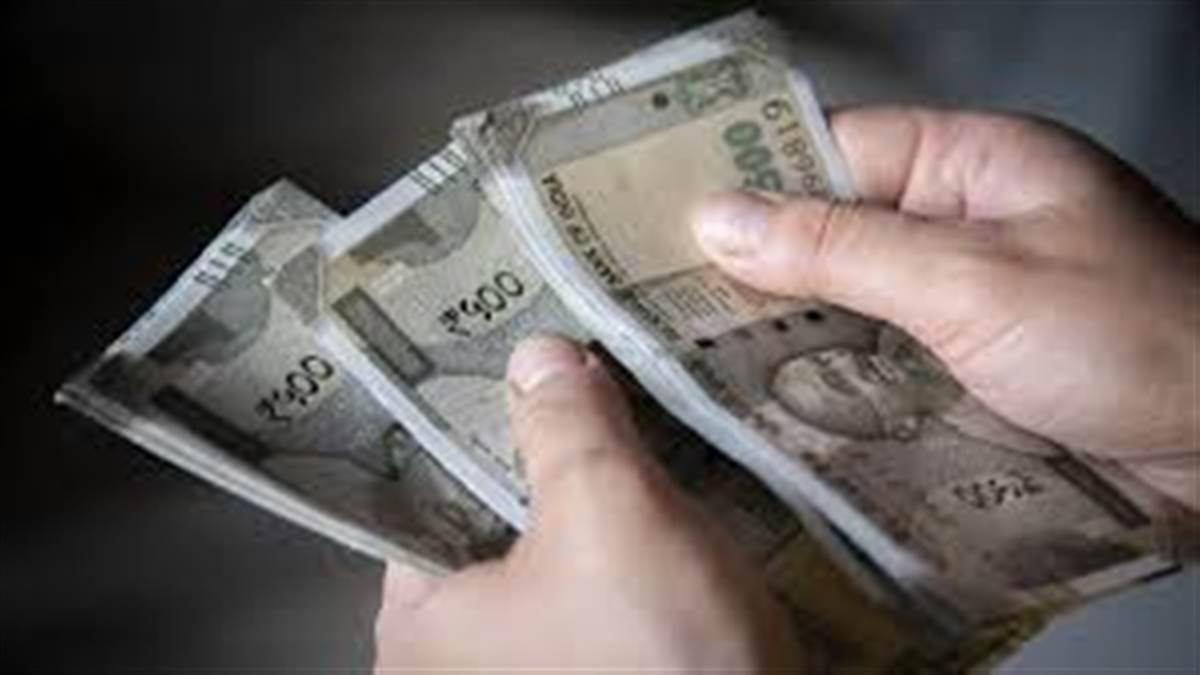 ਇਨ੍ਹਾਂ ਮੁਲਾਜ਼ਮਾਂ ਲਈ ਵੱਡੀ ਖੁਸ਼ਖਬਰੀ: ਸਰਕਾਰ ਨੇ ਤਨਖਾਹ ਅਤੇ ਪੈਨਸ਼ਨ ਵਾਧੇ ’ਤੇ ਲਗਾਈ ਮੋਹਰ, ਹੁਣ ਖਾਤੇ ’ਚ ਵਧ ਕੇ ਆਵੇਗੀ ਸੈਲਰੀ