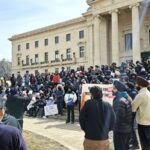 ਮੈਨੀਟੋਬਾ ਵਿੱਚ ਵਰਕ ਪਰਮਿਟ ਖ਼ਿਲਾਫ਼ ਪ੍ਰਦਰਸ਼ਨ, ਪੰਜਾਬੀ ਨੌਜਵਾਨਾਂ ਦੀ ਚਿੰਤਾ ਵਧੀ