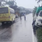 ਮੌਤ ਦੇ ਮੂੰਹੋਂ ਨਿਕਲੇ 35 ਬੱਚੇ : ਤੇਜ਼ ਰਫ਼ਤਾਰ ਬੋਲੇਰੋ ਤੇ ਸਕੂਲ ਬੱਸ ਵਿਚਾਲੇ ਟਲਿਆ ਭਿਆਨਕ ਹਾਦਸਾ