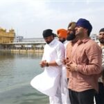 ਐਲਬਮ ਰਿਲੀਜ਼ ਮਗਰੋਂ ਸ੍ਰੀ ਹਰਿਮੰਦਰ ਸਾਹਿਬ ਨਤਮਸਤਕ ਹੋਏ Mankirt Aulakh,ਵਾਹਿਗੁਰੂ ਜੀ ਦਾ ਕੀਤਾ ਸ਼ੁਕਰਾਨਾ ਤੇ ਕੀਤੀ ਸਰਬੱਤ ਦੇ ਭਲੇ ਦੀ ਅਰਦਾਸ