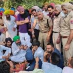 ਮਾਨਸਾ ’ਚ ਨਸ਼ੇ ਦੀ ਓਵਰਡੋਜ਼ ਨਾਲ ਨੌਜਵਾਨ ਦੀ ਮੌਤ, ਲਾਸ਼ ਸੜਕ ‘ਤੇ ਰੱਖ ਕੇ ਸਿਰਸਾ-ਮਾਨਸਾ ਹਾਈਵੇਅ ਕੀਤਾ ਜਾਮ; ਪਰਵਿੰਦਰ ਝੋਟਾ ਦੇ ਪਿਤਾ ਪਹੁੰਚੇ